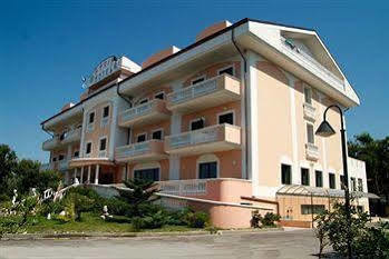 רודי גרגניקו Hotel Residence Adria מראה חיצוני תמונה