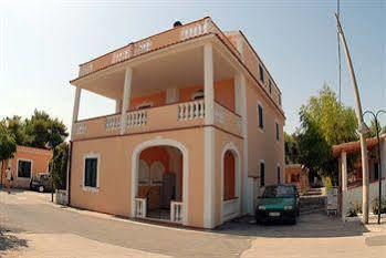 רודי גרגניקו Hotel Residence Adria מראה חיצוני תמונה